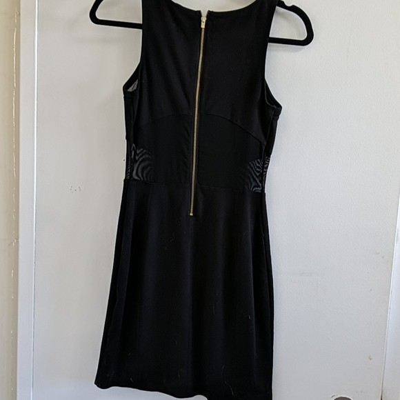 Mesh cutout dress - Picture 3 of 4